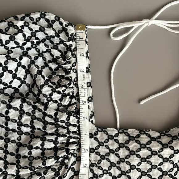 Upcycled balloon sleeve crop top - Picture 6 of 7